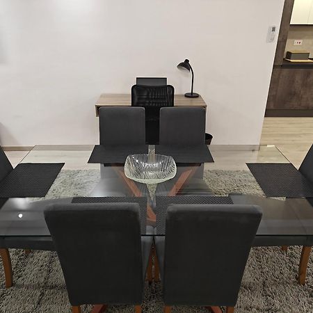 Modern Apartment With Large Outdoor Area - Sleeps 7, Close To Malta International Airport ルア エクステリア 写真
