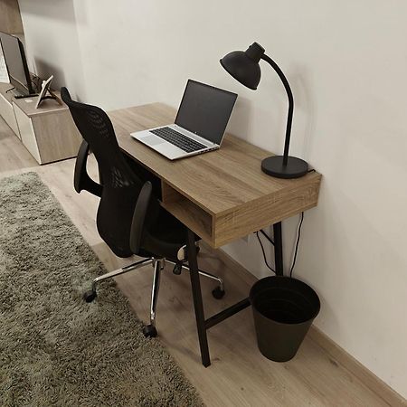 Modern Apartment With Large Outdoor Area - Sleeps 7, Close To Malta International Airport ルア エクステリア 写真
