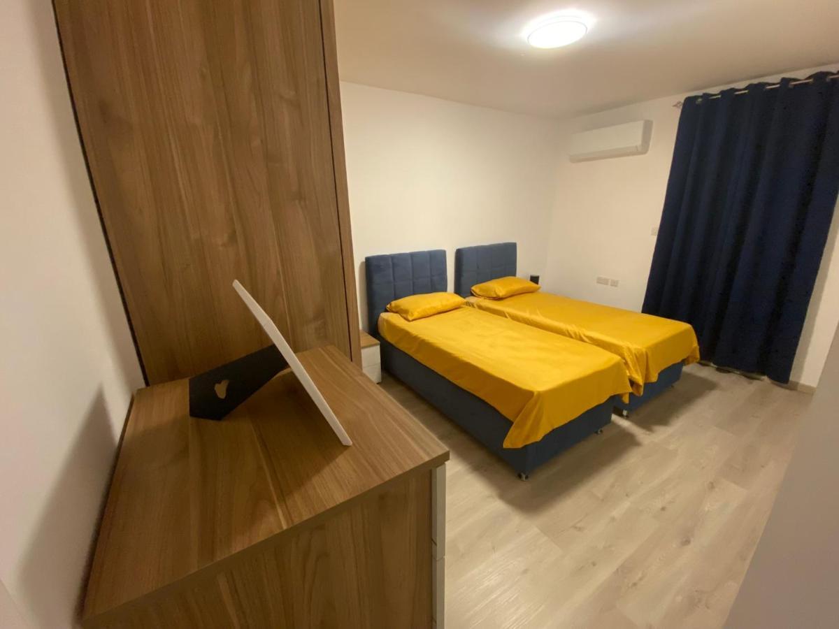 Modern Apartment With Large Outdoor Area - Sleeps 7, Close To Malta International Airport ルア エクステリア 写真