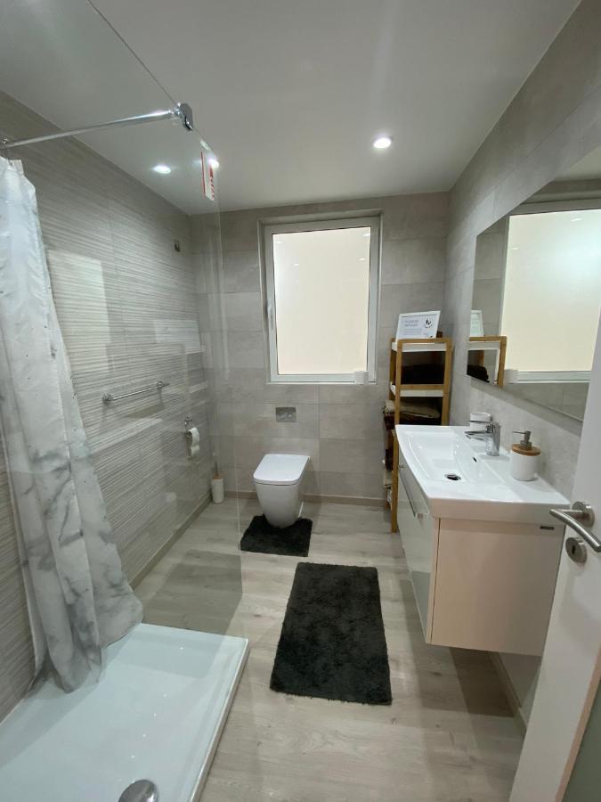 Modern Apartment With Large Outdoor Area - Sleeps 7, Close To Malta International Airport ルア エクステリア 写真